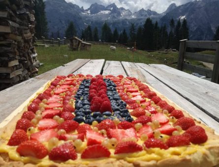 crostata frutti di bosco malga Maraia